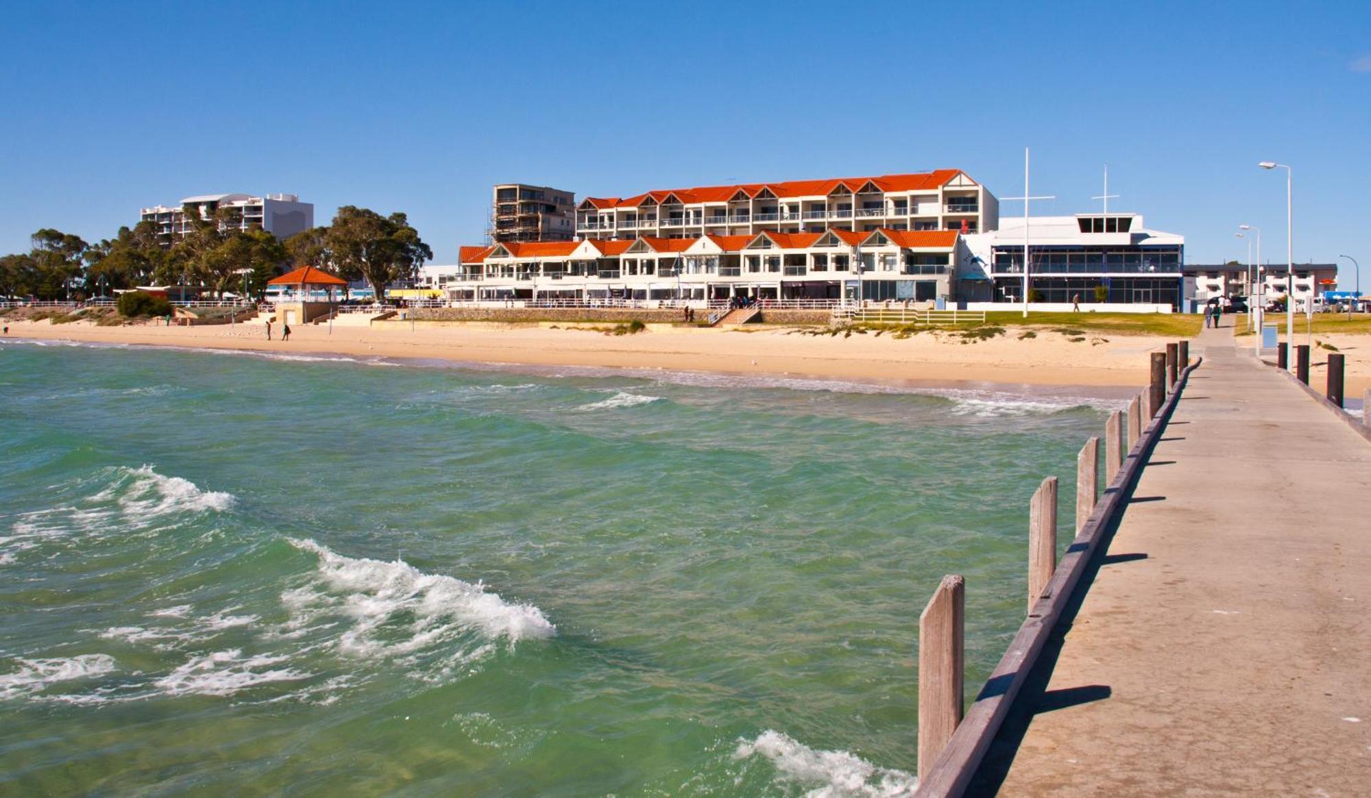 Boardwalk By The Beach Rockingham Buitenkant foto